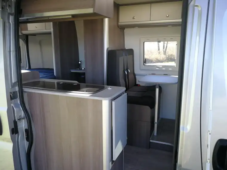 Camperbus van Camperpunt van Herpen klaar voor vertrek