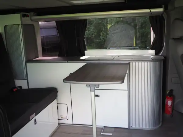 Compacte luxe camperbus